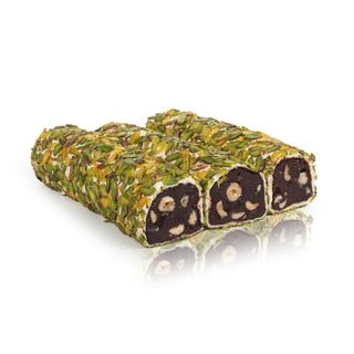 Rulou cu crema de ciocolată, fistic si alune de padure