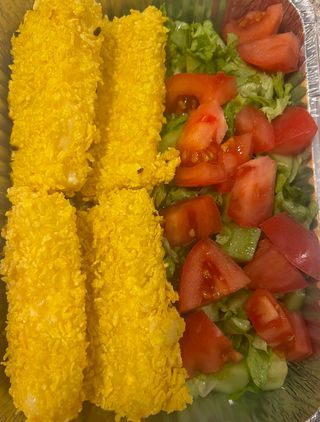 Хрупкав кашкавал със свежа салата