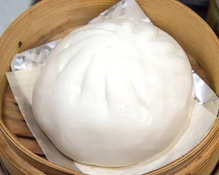 Bao Gigante Relleno Con Carne Y Verdura