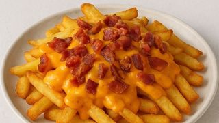 Patatine cheddar e bacon