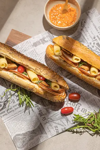 THE SMOKY CHICKEN SANDWICH