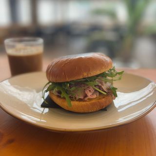 Sándwich de roast beef