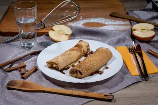Clatite cu branza dulce si stafide