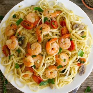 Espaguetti con Salmón y Gamba