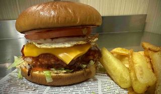 Бургер хрупкаво пиле