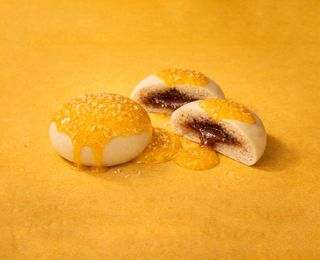 Czekoladowe BAO z sosem Mango