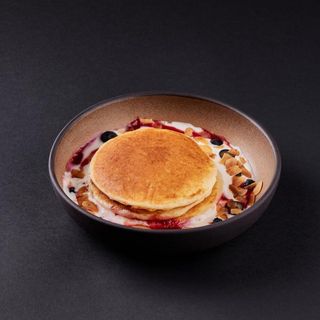 Clatite americane din orez cu sos de zmeura