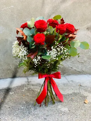 12 rose rosse