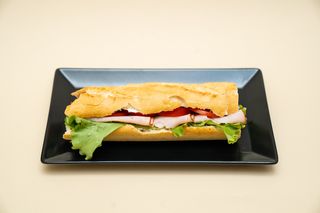 Veliki sendvič sa pečenicom