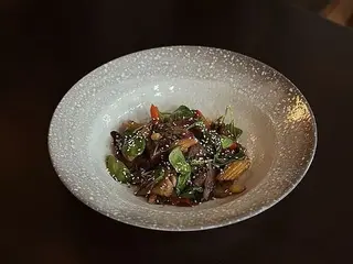 Теплий салат з яловичиною (270g)