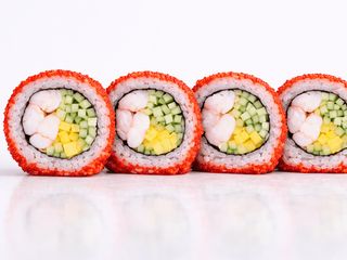 Uramaki z gotowanymi krewetkami 8 szt.