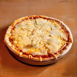 Quattro formaggi pizza