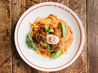 Спагетті з мітболами та копченим йогуртом (360г)