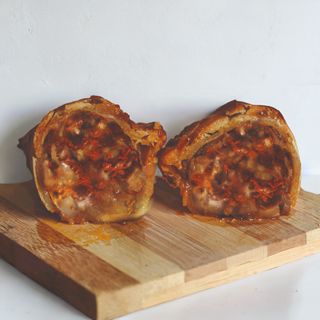 Empanada Chorizo Picante y Queso