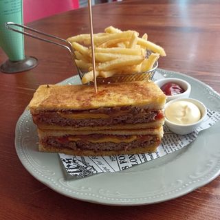 Patty melt sandwich