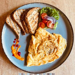 OMLETA FRESH CU MIX SALATA 300 GR