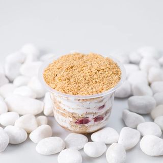 Медовик з вишнею (130г)