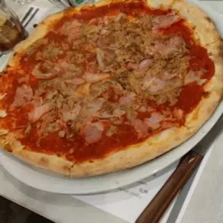Pizze Di Tonno E Cipolla (33 Cm.)