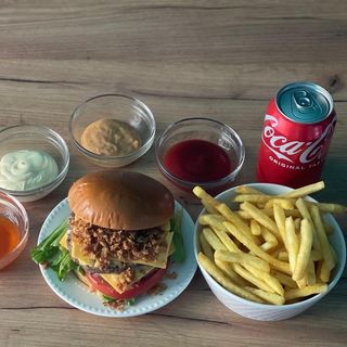 Smash Crispy Fried Cebola Menu Batata fritas com Coca-Cola lata33cl