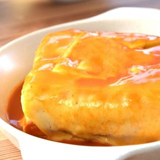Francesinha Normal com Batatas