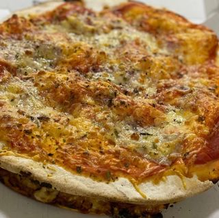 Pizza Tre Piani (28 Cm.)