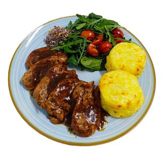 Mușchiuleț de porc in bere și cartofi gratinați 600g