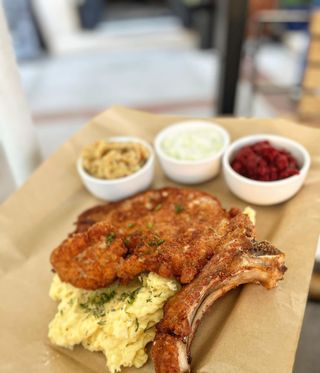 Schabowy z kością klepany z karkówką XXL