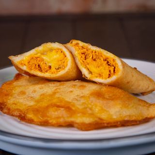 CATIRA: Pollo + Queso Amarillo