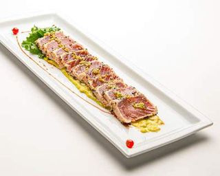 Tataki di tonno in crosta di sesamo