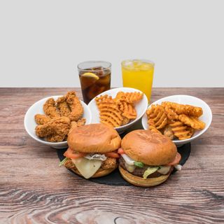 2 Burguers + 1 Entrante + 2 Patatas