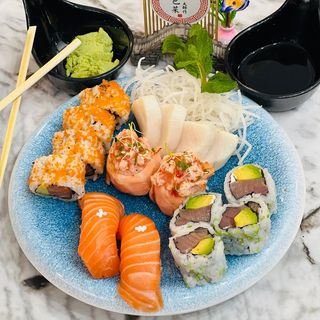 1010. SUSHI COMBINADO 10