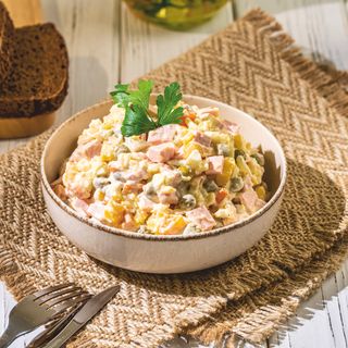 Салат Олів'є (200г)