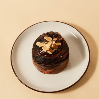 Бріош з шоколадом та карамеллю (130г)