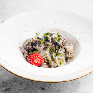 Телятина с грибами и сливками