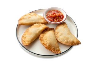 Чебуреки с говядиной и соусом лечо