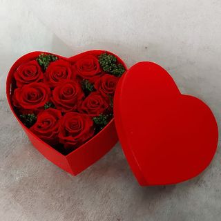 Caja En Forma De Corazón Con 9 Rosas Preservadas Eternas De Color Rojo