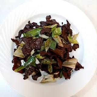 Dry Chilli Beef With Cashew Nuts