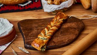 Pletenica sa sirom i spanaćem 170g