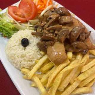 Bitoque com Molho Cogumelos