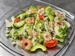 Салат з креветками та авокадо (290g)