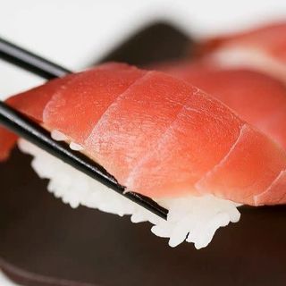 16.Nigiri Atún (2 Pzs.)