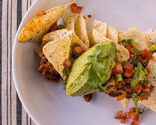 Nachos Con Guacamole