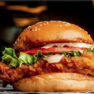 Hamburguesa Kentucky Con Patatas Y Bebida