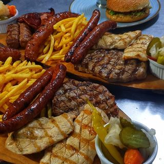 Mixt grill (pentru 2 persoane)