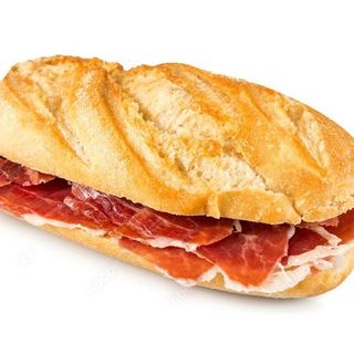 Bocadillo de embutido