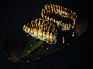 Суши бургер з лососем (350г)