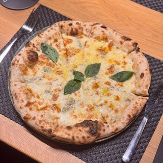 Pizza Quattro formaggi