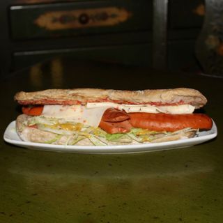 Bocadillo De Salchicha Chilly