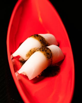 SUSHI DE PEZ MANTEQUILLA CON TRUFA