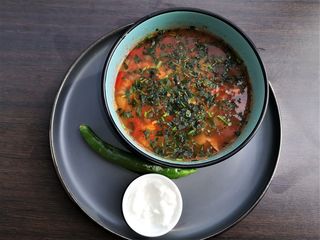 Ciorbă de văcuță, smântână, ardei iute